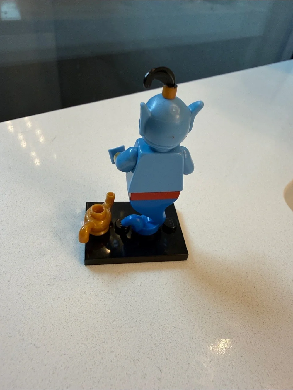 LEGO Disney Series Genie and Magic Lamp Collectible Minifigure (71012)